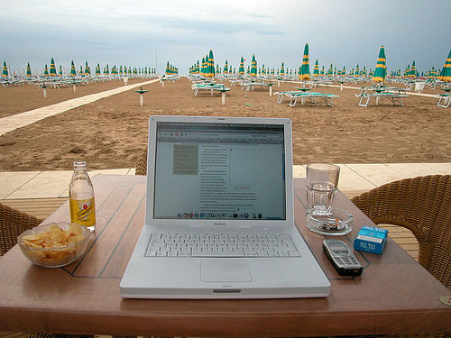Laptop - Beach