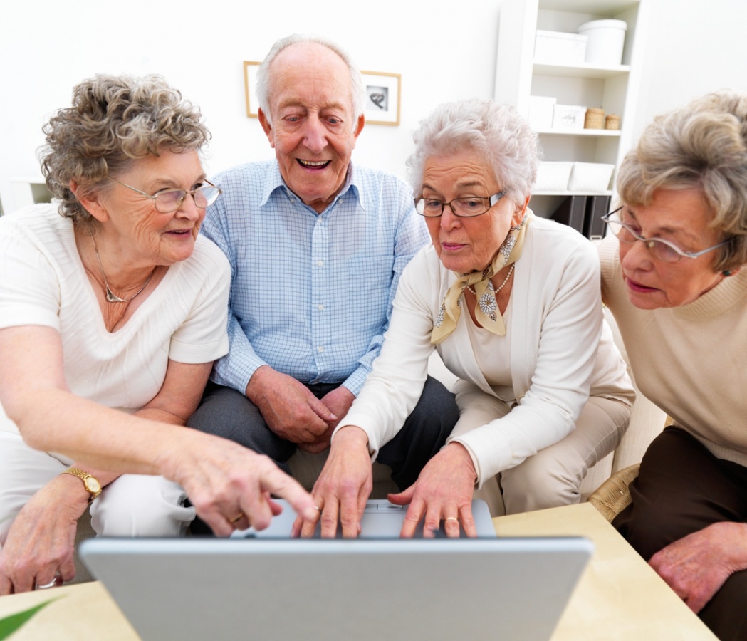 Home » Internet » 6 Myths Your Parents (or Grandparents) Still Believe About the Internet 6 Myths Your Parents (or Grandparents) Still Believe About the Internet
